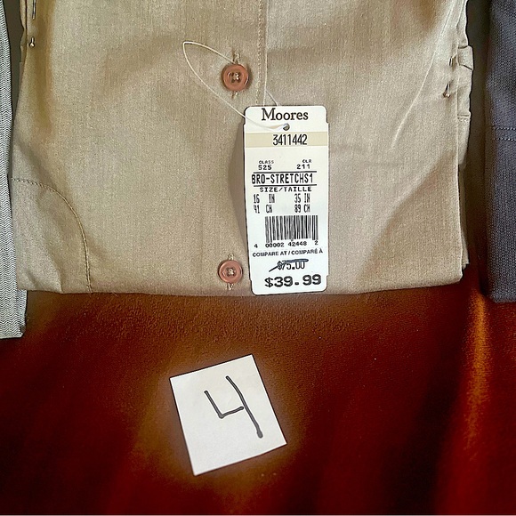 5 men’s dress shirts, never worn, multiple colours. Sizes are in the pictures. - Picture 6 of 9